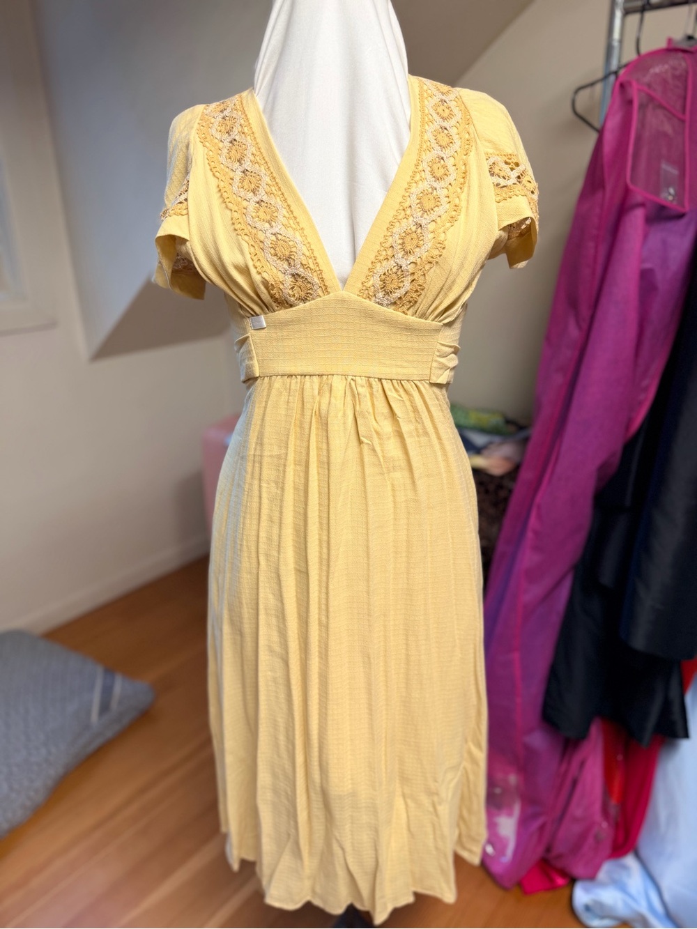 Sunlit Lace-Trim V-Neck Midi Dress in Yellow